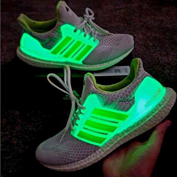 UltraBoost 5.0 DNA 'Glow In The Dark - White Signal Green' - Picture 1 of 5